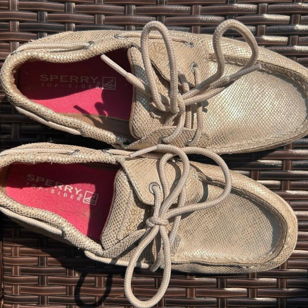 Sperry deck shoes size 4.5 cream colored‎ EUC